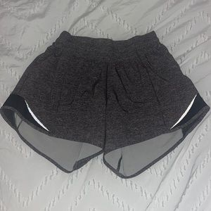 Lululemon gray hotty hot shorts 2.5 Inch